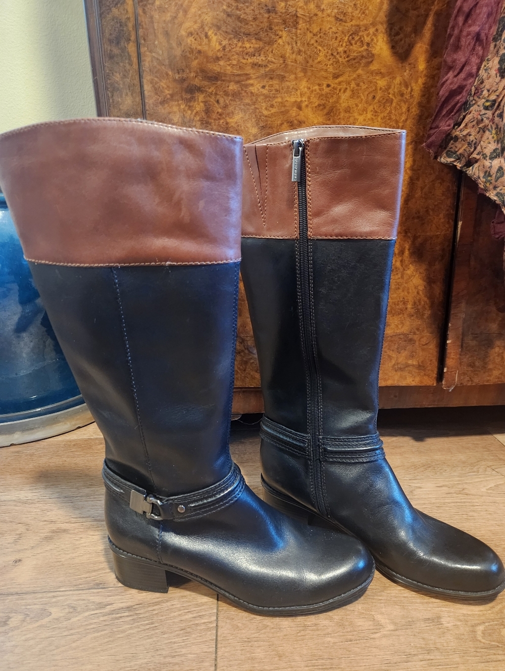Bandolino BDCarlita Riding Boots Womens 8.5M Black Brown Leather Knee High Zip